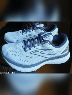 Sz 9.5 Women's BROOKS GLYCERIN GTS 19 Grey Running Shoes